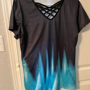 Comfortable, nice design, black/teal top, size L